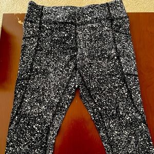 Lululemon Fitted Crop Leggings Size 6 Splatter